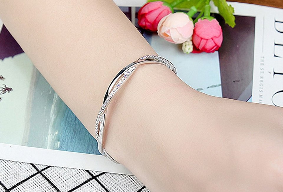 Elegante armband versierd met Swarovski Elements-kristallen