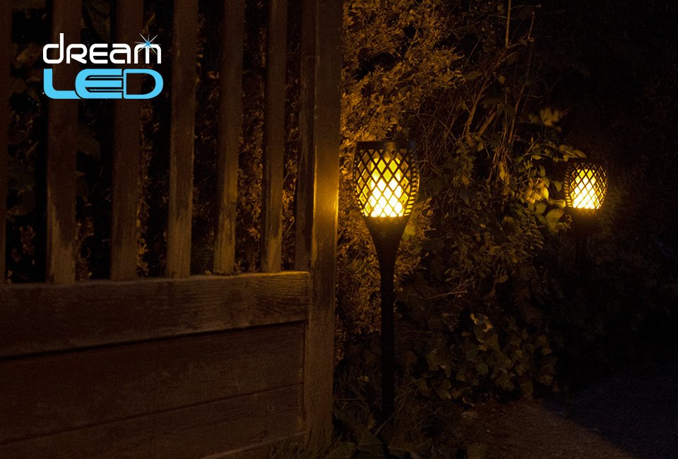 Set van twee LED-fakkels op zonne-energie voor in de tuin