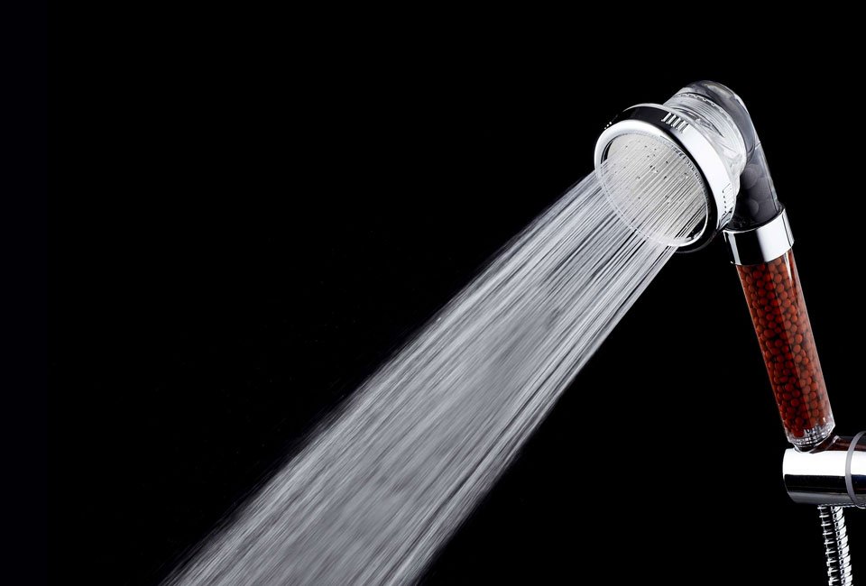 Zuiverende en waterbesparende douchekop