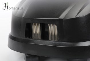 Stille volautomatische robotgrasmaaier met veiligheidssensoren — 5