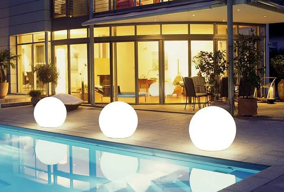 LED-Kugel oder LED-W&uuml;rfel f&uuml;r Innen- und Au&szlig;enanwendung