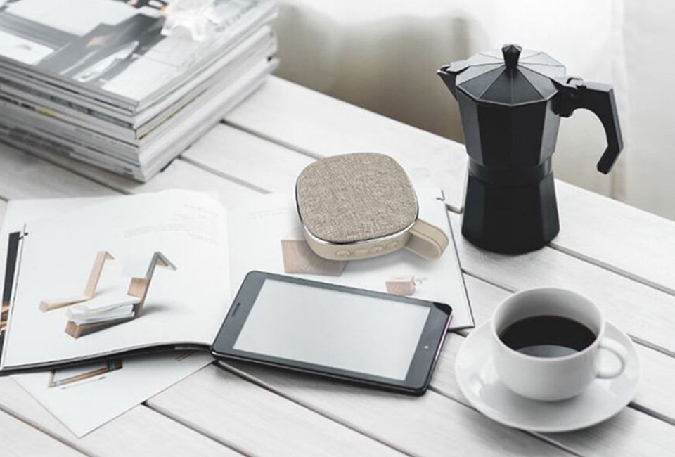 Speaker bluetooth comodamente trasportabile: 1 + 1 GRATIS