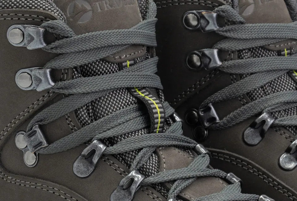Stevige wandelschoenen met rubberen profielzool