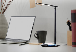 Lampe de bureau LED multifonctionnelle, station de rechargement sans fil incluse — 3
