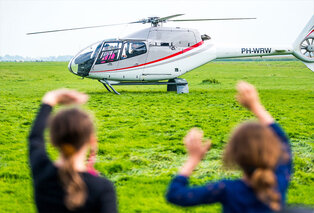 Spectaculaire helikoptervlucht, slipcursus of rit in een sportwagen — 5