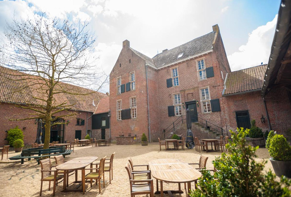 1 of 2 nachten in een carrehoeve in Nederlands Limburg - Hotel Schinvelder Hoeve ****