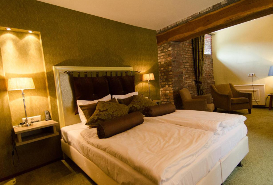 1 of 2 nachten in een carrehoeve in Nederlands Limburg - Hotel Schinvelder Hoeve ****