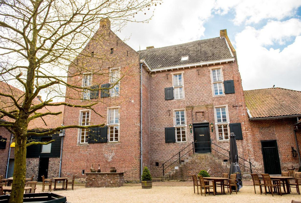 1 of 2 nachten in een carrehoeve in Nederlands Limburg - Hotel Schinvelder Hoeve ****