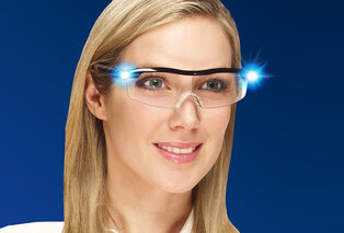 Lunettes grossissantes avec ampoules LED intégrées : grossissent jusqu'à 160 % — 3