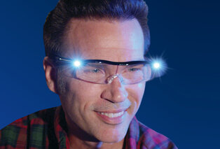 Lunettes grossissantes avec ampoules LED intégrées : grossissent jusqu'à 160 % — 4
