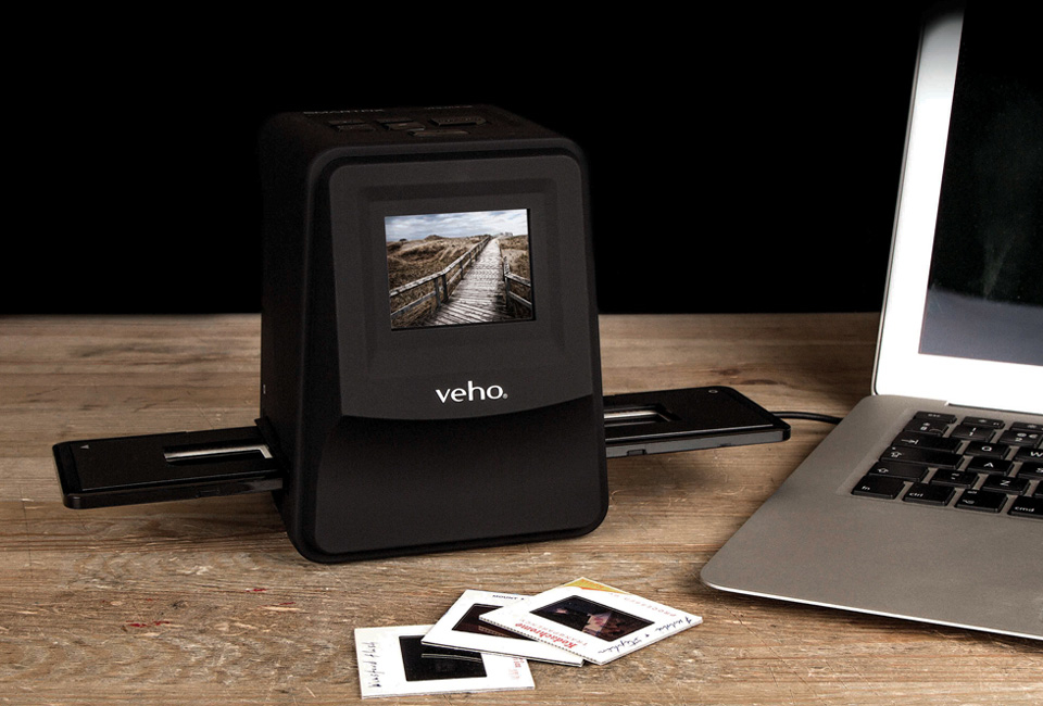 Slide and photo negative scanner