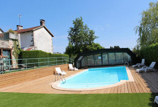 5 ou 7 nuits en demi-pension avec piscine chauffée extérieure dans le Cantal (Auvergne) - Auberge de la Tomette — 4