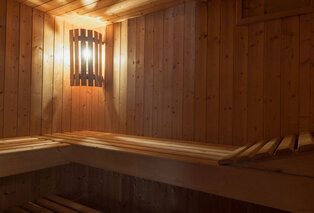 5 ou 7 nuits en demi-pension avec piscine chauffée extérieure dans le Cantal (Auvergne) - Auberge de la Tomette — 7