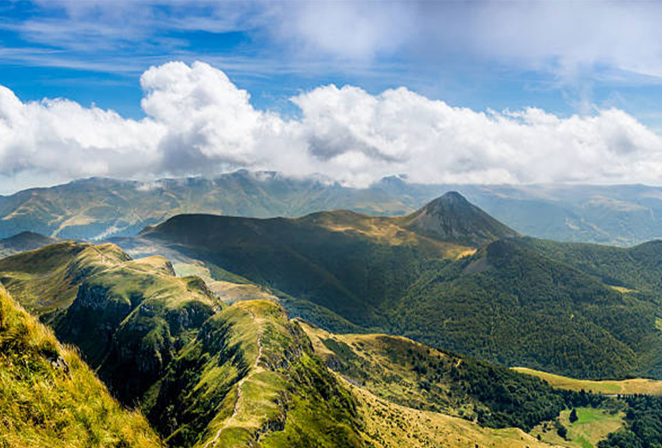 Aufenthalt mit Halbpension für 4 oder 7 Nächte in der Cantal-Auvergne mit beheiztem Außenpool - Auberge de la Tomette