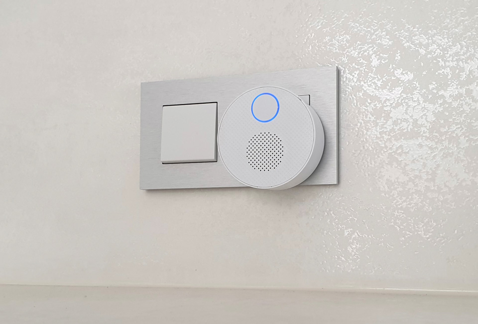 Timbre impulsado por energía cinética con receptor