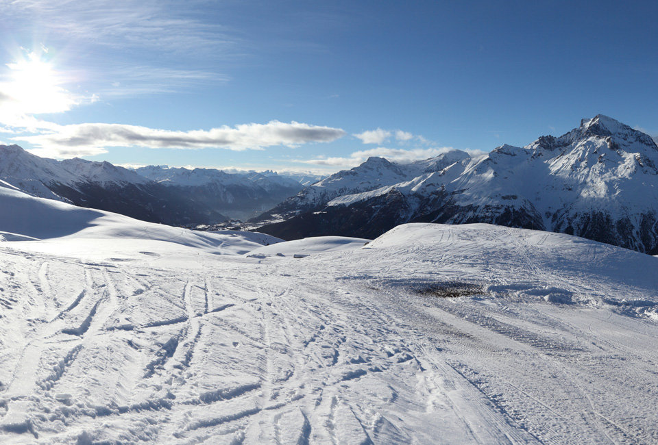 7 nuits en pension complète au ski dans un village de vacances des Alpes françaises — Fleurs et Neige