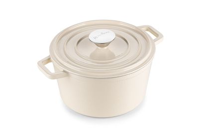 Gietijzeren pot voor winterse stoofpotjes — 17