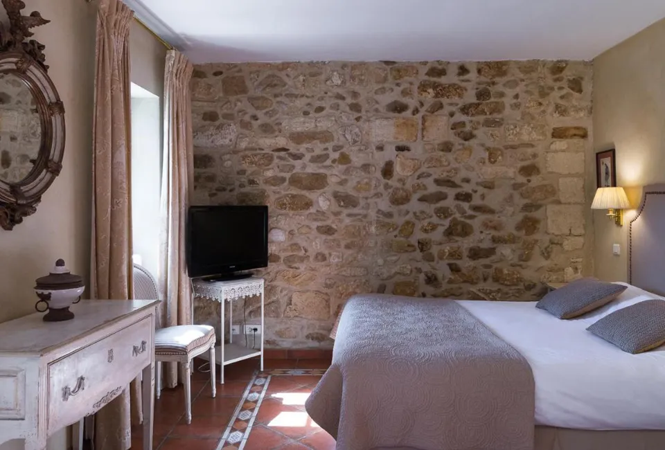1, 2, 3, 4 ou 5 nuits &agrave; Avignon - H&ocirc;tel la Magnaneraie