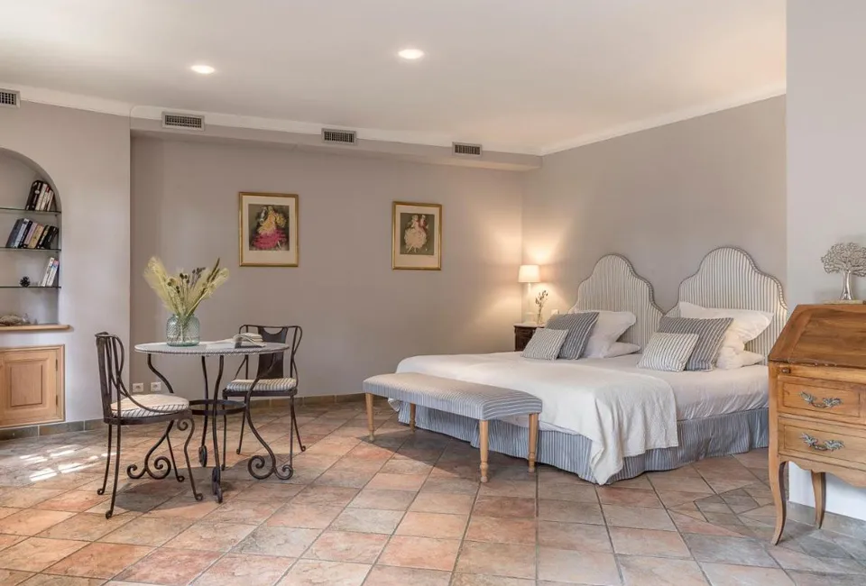 1, 2, 3, 4 ou 5 nuits &agrave; Avignon - H&ocirc;tel la Magnaneraie