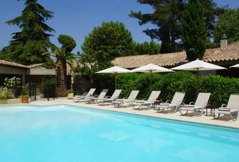 1, 2, 3, 4 ou 5 nuits &agrave; Avignon - H&ocirc;tel la Magnaneraie