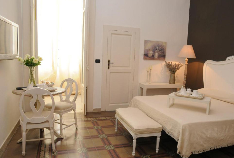 4, 7 o 10 notti nei pressi della spiaggia di Reggio Calabria - Hotel Casa Blanca***