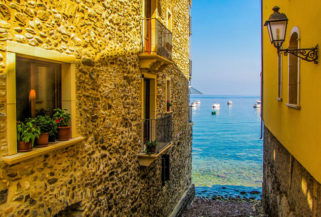 4, 7 o 10 notti nei pressi della spiaggia di Reggio Calabria - Hotel Casa Blanca***