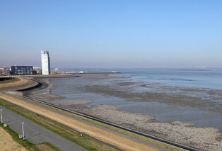 2 of 3 nachten met dagelijks ontbijt in het bruisende Terneuzen - Churchill Hotel — 5