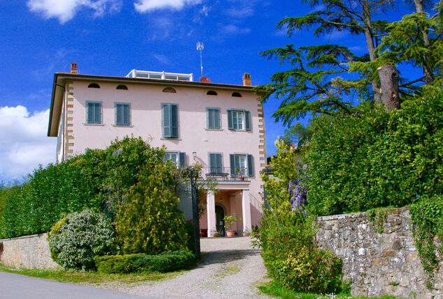 3, 5 o 7 notti nella paradisiaca Toscana con degustazione di vini - Villa la Grotta