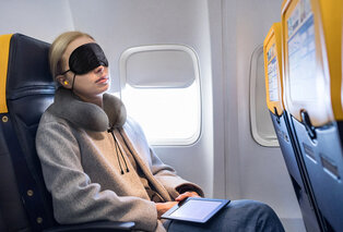 Kit de voyage 4 en 1 très pratique avec cale-nuque ergonomique — 8