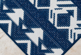 Tapis avec un design réversible pour l'intérieur et l'extérieur — 8
