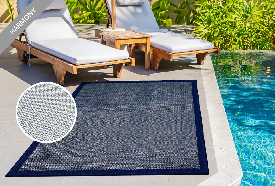 Tapis avec un design réversible pour l'intérieur et l'extérieur