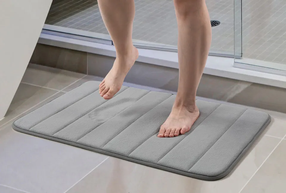 Tapis de bain doux et antid&eacute;rapant