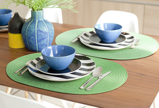 Ensemble de 6 sets de table tressés disponibles en plusieurs coloris
