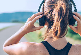 ENCORE MOINS CHER : Casque on-ear Bluetooth sans fil : 1 + 1 GRATUIT — 9