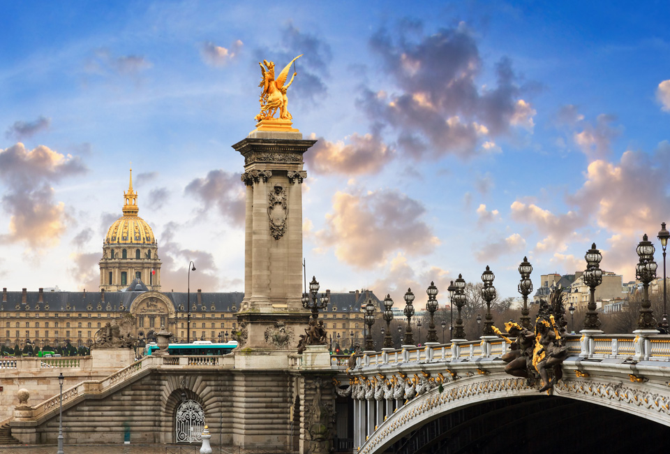 Betoverende Parijse uitvlucht: 2, 3 of 4 nachten met ontbijt in het stijlvolle Hotel Alpha Paris Eiffel***