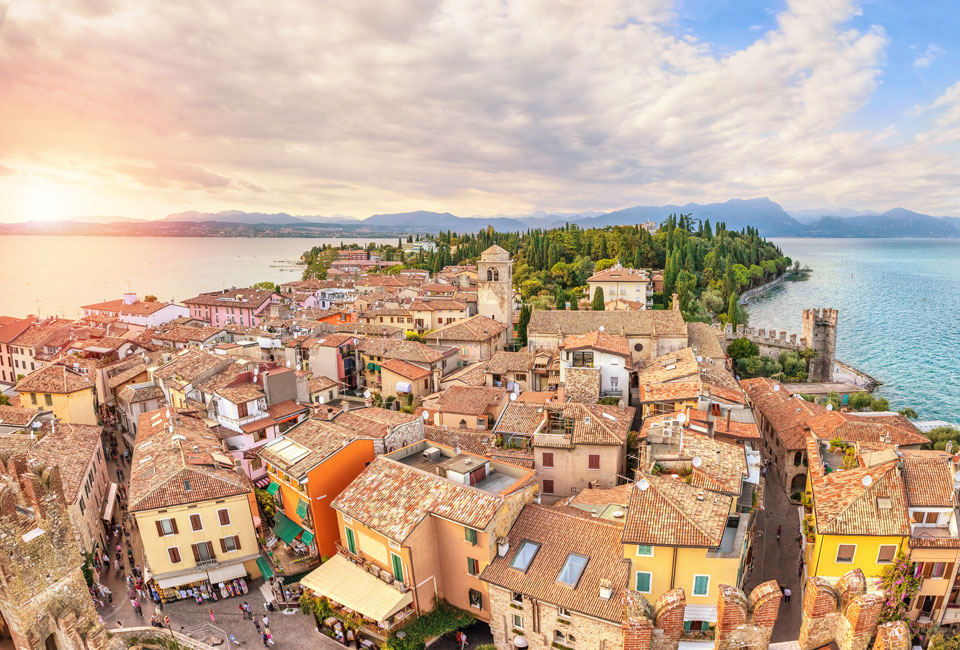2, 3, 5, 7 o 10 notti a Sirmione, sul Lago di Garda, presso l&#039;Hotel Casa Scaligeri