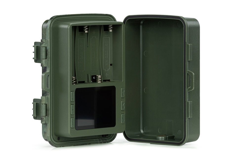 Wildlife camera with night vision