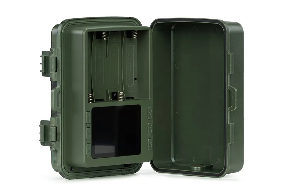 Wildlife camera with night vision