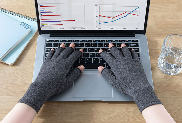 Therapeutische compressiehandschoenen voor artritis, reuma en doorbloedingsstoornissen