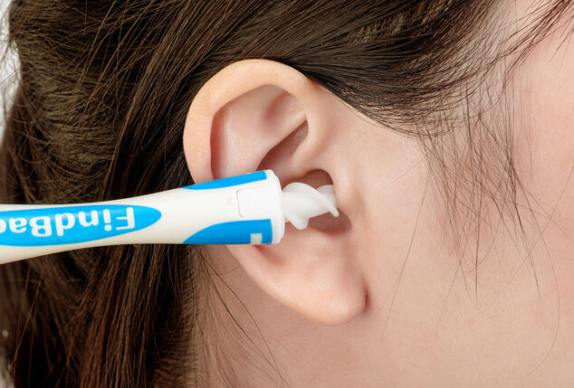 Cure-oreille avec embouts et boîte de rangement supplémentaires