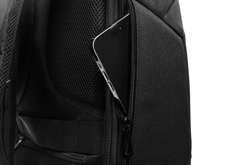 Mochila antirroubo com compartimentos de arruma&ccedil;&atilde;o ocultos