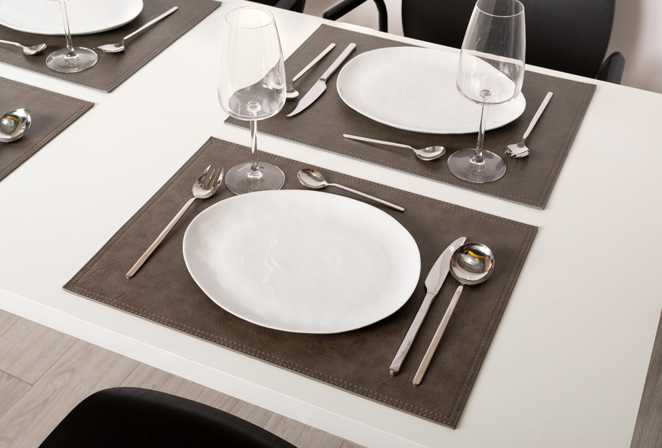 6 placemats van imitatieleer
