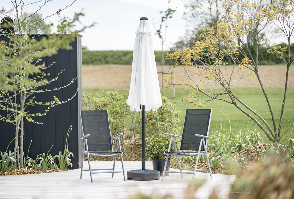LED garden parasol in 4 colours