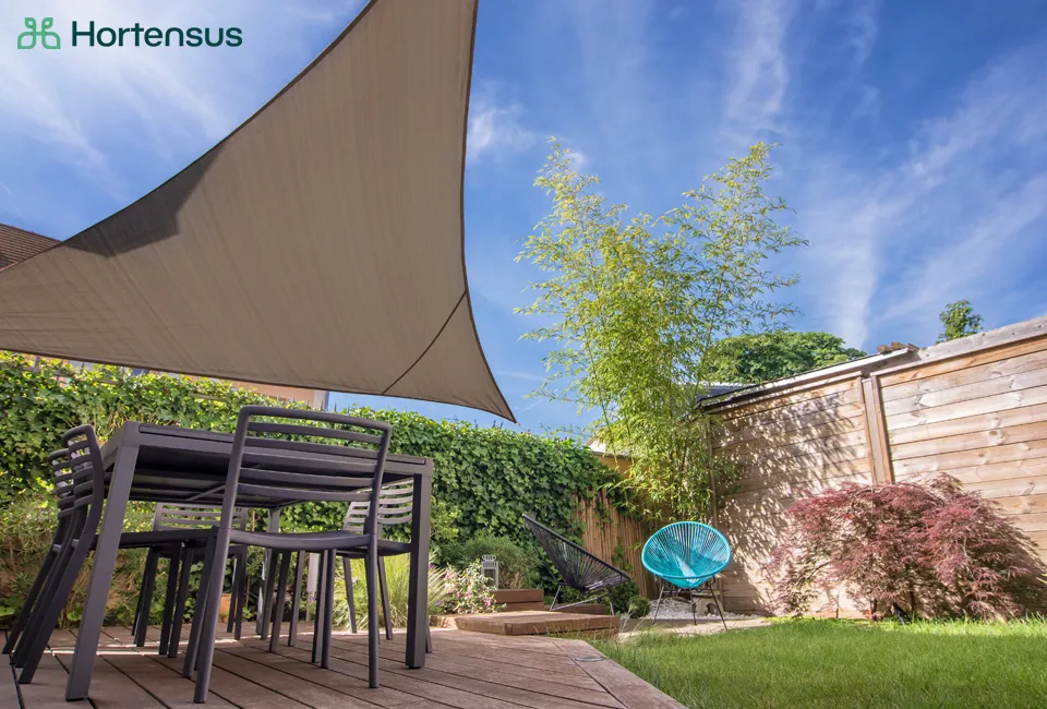 OFF SALE: Shade screen
