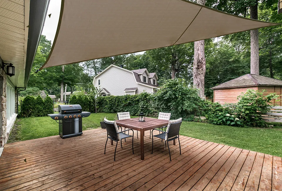 OFF SALE: Shade screen