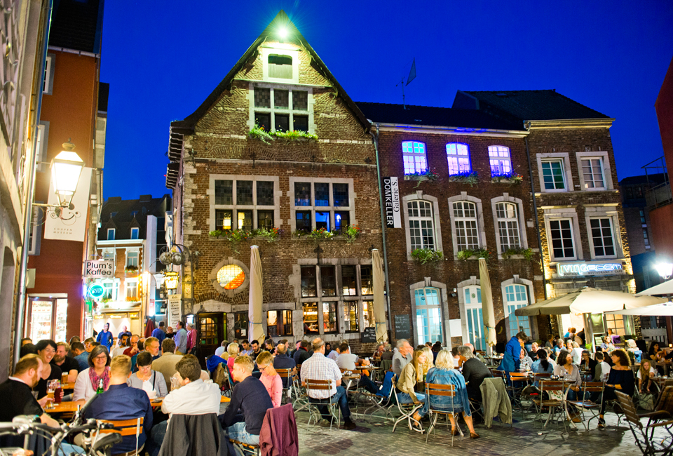 Driesterrenverblijf in hartje Aken