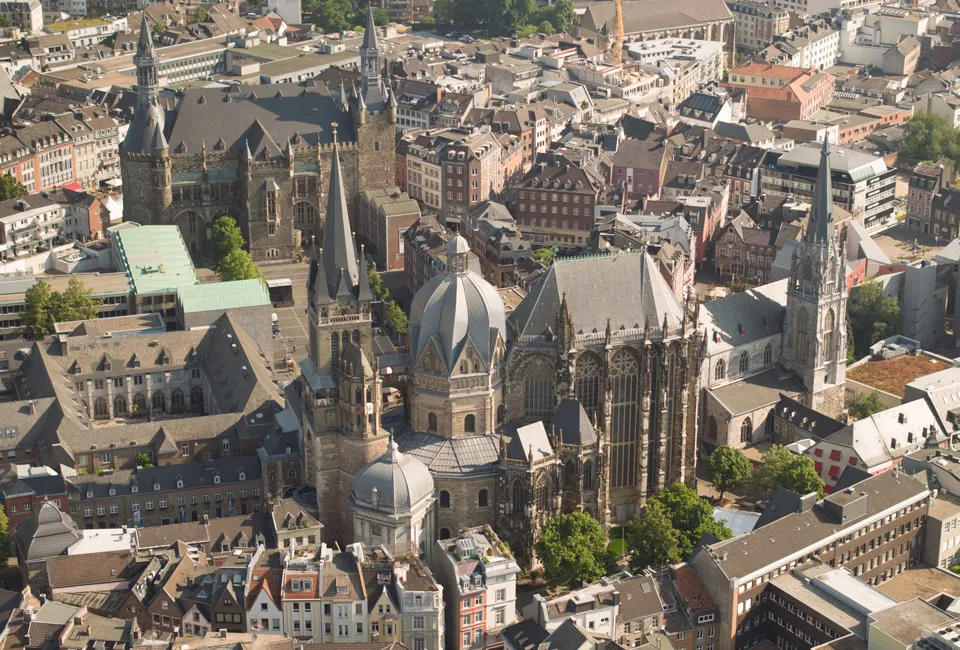 Driesterrenverblijf in hartje Aken
