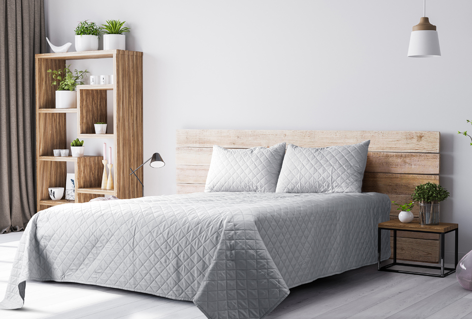 Luxuri&ouml;se Tagesdecke mit zwei kostenlosen Kissenbez&uuml;gen