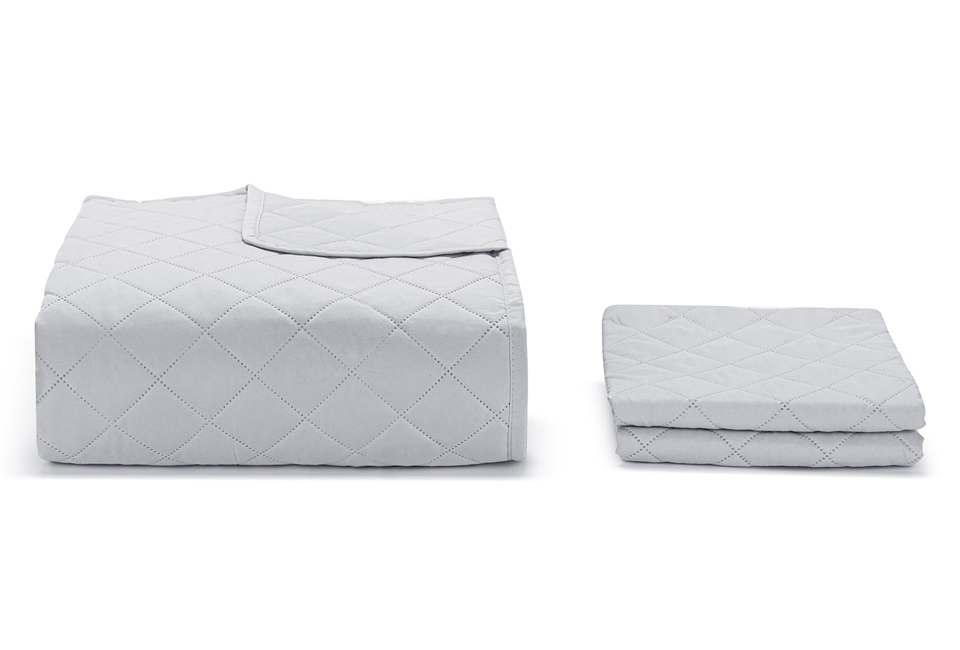 Luxuri&ouml;se Tagesdecke mit zwei kostenlosen Kissenbez&uuml;gen