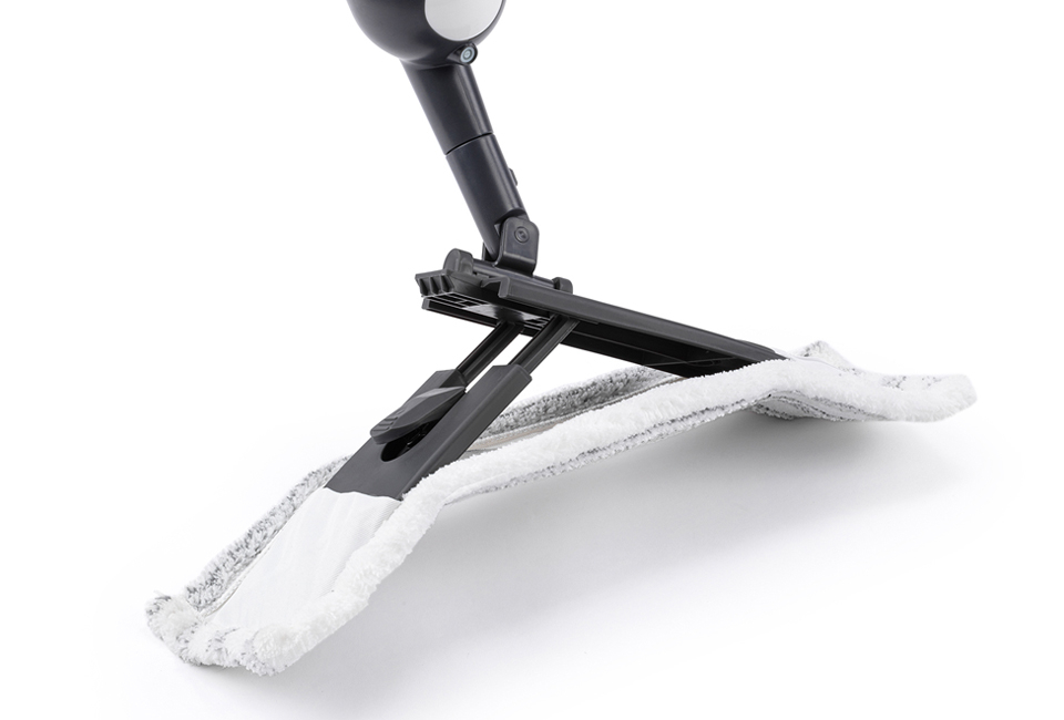 Multifunctional mop with built-in spray function